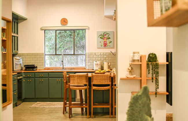 Charming 2BR Apt w a Breathtaking Patio - Foto 11