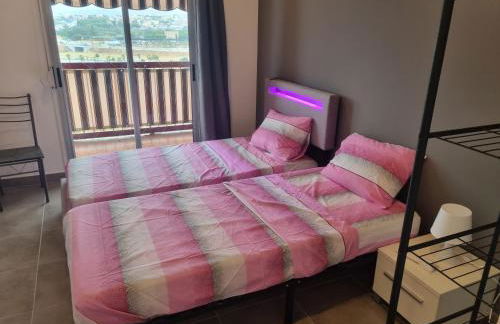 F2 ou F3 ,appartement climatisé neuf, magnifique vue sur mer et aéroport, proche tram et gare sncf 1 min,aéroport 3 minutes, 3 rooms, new AC apartment, magnificent sea and airport views, close to tram and SNCF train station 1 min, airport 3 min - Foto 4