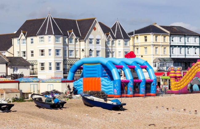 Beautiful Beachfront House wth Balcony Sea Views - Foto 60