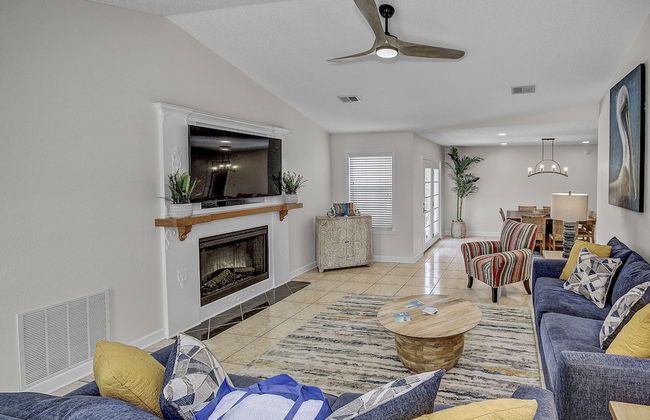 Pet Friendly Beach House with Arcade Games - Photo 12