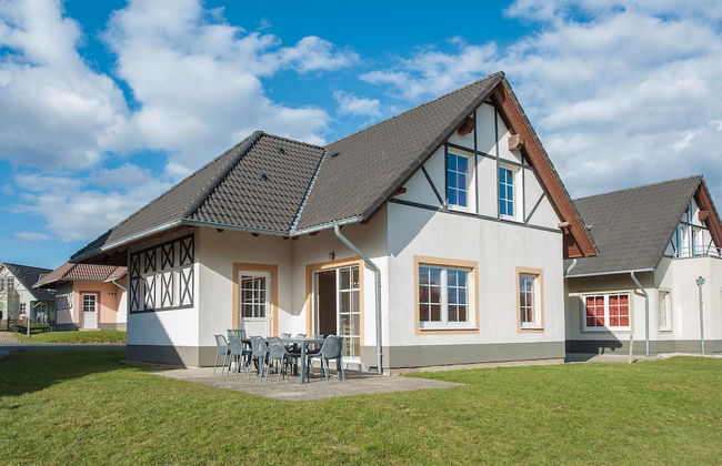 Restyled Villa with Washing Machine near River Moselle - Foto 1