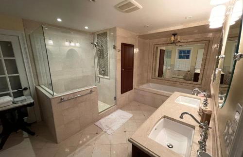 The Historic Jesse Buel Farmhouse w Heated Pool - Foto 11