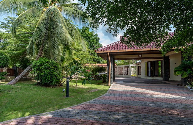 The Villa - Luxury Private Pool Villa - Photo 42