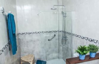 Spectacular Renovated Apartment, 5 min to Camison Beach, with AirCon - Photo 34