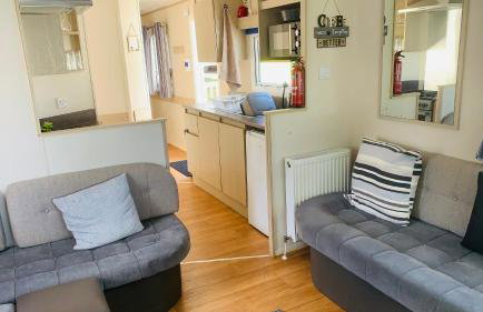 WL56 - FREE WIFI -Amazing Cosy Three Bedroom Mobile Home with DECKING Haggerston CASTLE Holiday Park - ENTERTAINMENT PASSES NOT INCLUDED! - Foto 8