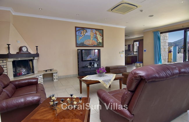 Amazing Luxury Villa, Enormous Heated Pool Jacuzzi, Gym, Games Room In Paphos, - Foto 27