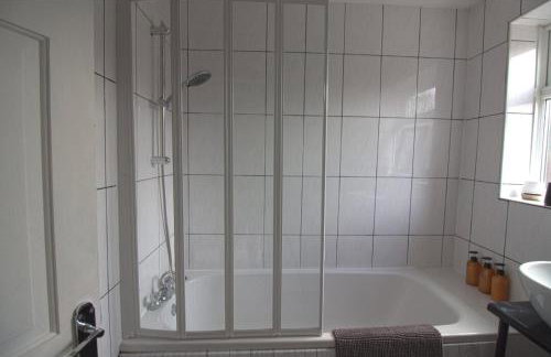 Egton St - Stylish house with parking, near town! - Foto 23