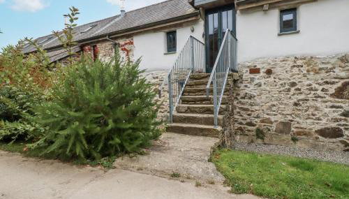 Coombe Barn - Photo 2