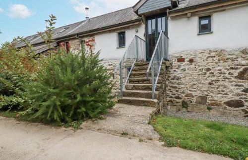 Coombe Barn - Photo 2