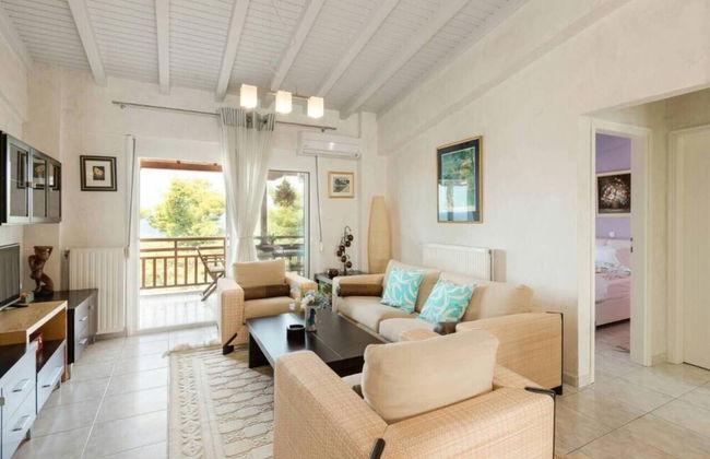 Beautiful and Modern Apartment in Neos Marmaras - Photo 7