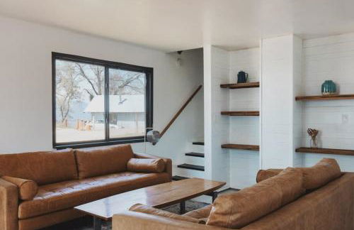 Spacious 4-bedroom cabin on secluded private land - Foto 8