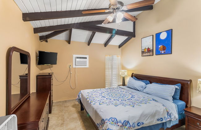 Caribbean View Your Way 1 Bedroom Condo by RedAwning - Photo 2