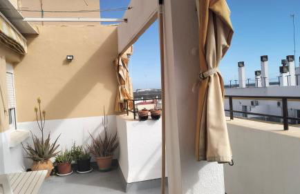 Atico con terraza en San Fernando (Cádiz) - Foto 5
