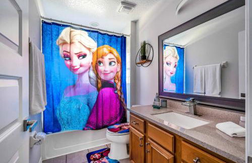 Spacious 7BR Retreat w Pool Game Room - Foto 5