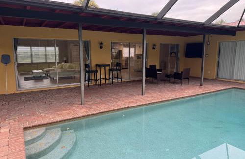 3 bed 2 bath pool house with water access - Foto 8