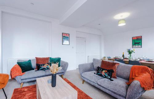 Modern 3 Bedroom House Perfect for Short and Long Stays - Foto 76