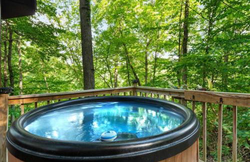 Hot Tub & WiFi - Romantic Hideaway - Foto 12