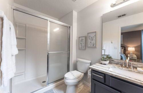 Stay Close to Disney in Your 3-Bedroom Haven - Foto 18