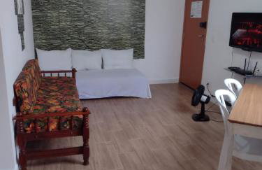 Luias, apartamento ao lado do shopping plaza e atacadão com wi-fi , tv grátis van na porta - Photo 8