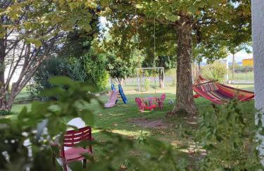 Η Αυλή - Photo 10