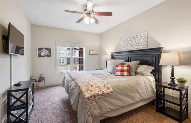 The Gathering Place - Minutes to 61-acre Theme Park - Photo 2