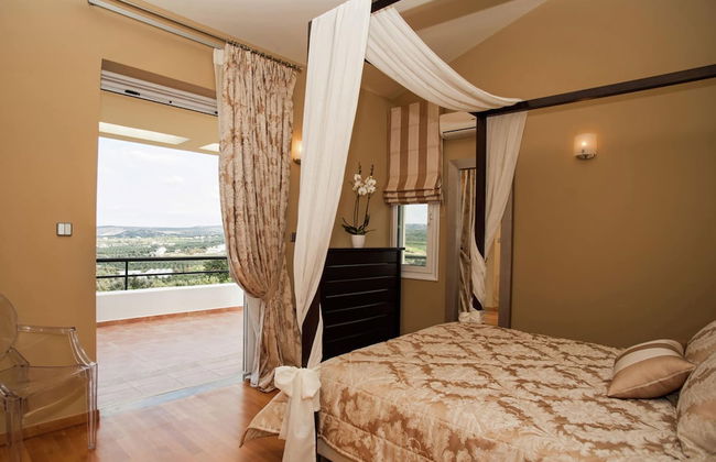 Villa With Private Pool, BBQ Area - Photo 4