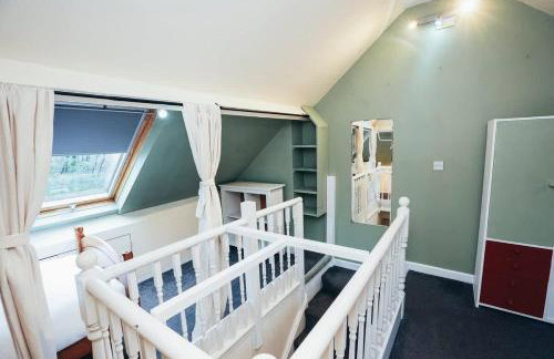 Huge 4 Bed Family Home in Derbyshire with Parking - Foto 23