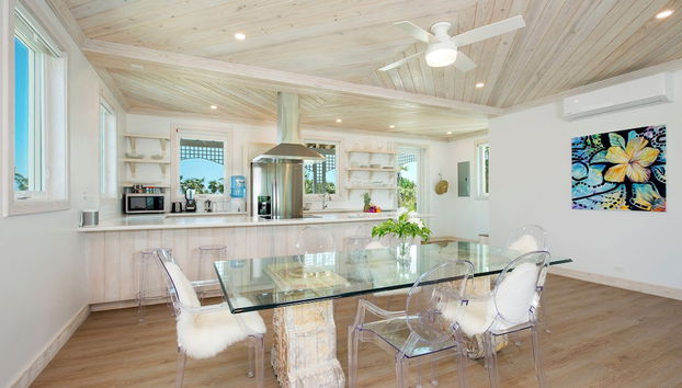 Tropical Haven: Luxurious Home Steps From Beach - Foto 5, Cocina privada