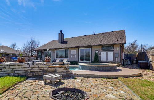 Hot Tub, Pool, and Fire Pit! Solar-Powered Hutto Gem - Foto 26
