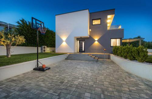 Villa Ana Škicini for 10 people with heated pool, kids activities and sea view near Novigrad - Foto 50