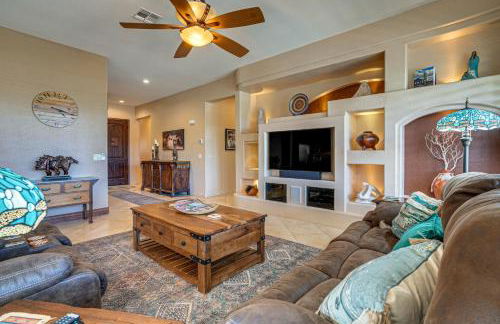 Walk to Parks Home with Pool in Surprise! - Foto 5