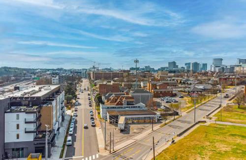 Nashville Oasis at The Muse Modern 2BR with Balcony Rooftop Views - Foto 14