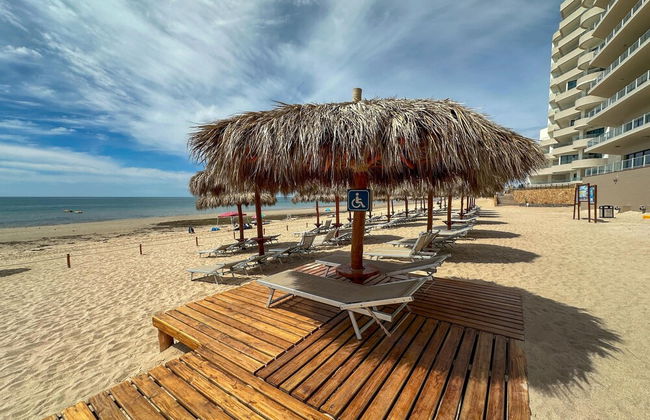 Oceanfront Vibes Iconic Beachside Getaway - Foto 75