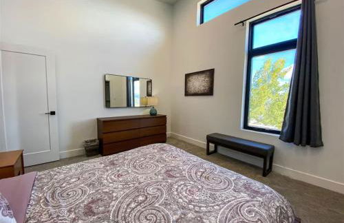 New Ultra-Modern Home Overlooking the Lake - Foto 10