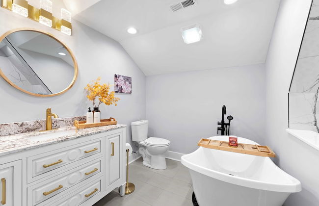 Take it to the Bank! by Avantstay New Pool + Hot Tub Sleeps 16 - Foto 6