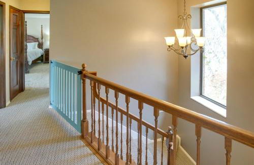 Hike, Golf, Ski and More Family Home in South Weber - Foto 17