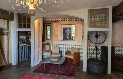 Prieuré du XVème restauré, jardin clos de 2000 m², piscine, cheminée, WiFi fibre, proche église - FR-1-653-219 - Foto 10