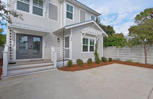 Golf Cart, 3 King Beds, Covered Rooftop Area, Half Mile to Beach! - Foto 8