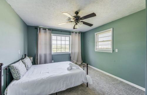 Redwing Farm Cottage - Mountain Views and Firepit! - Foto 18