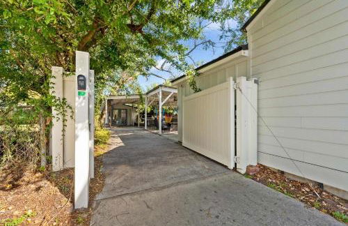 Tiny Home w MIL suite - 3 MI to DT - Foto 69