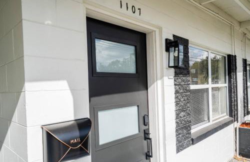 Close to the Action, Peaceful When You Return - Foto 59