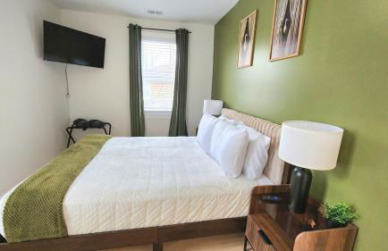 The Row House- Modern, Stylish and Newly Updated! - Foto 36