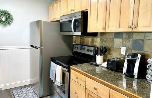 Casa Bella Homes - Top floor 2-BR 1 Bath Condo, Centrally located - Foto 15