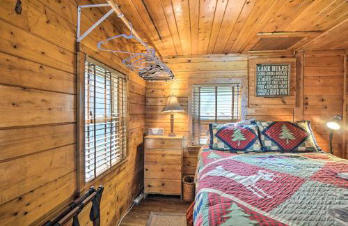 Lake Livin Cozy Cabin with Dock, Bar, 2 Kayaks - Foto 16