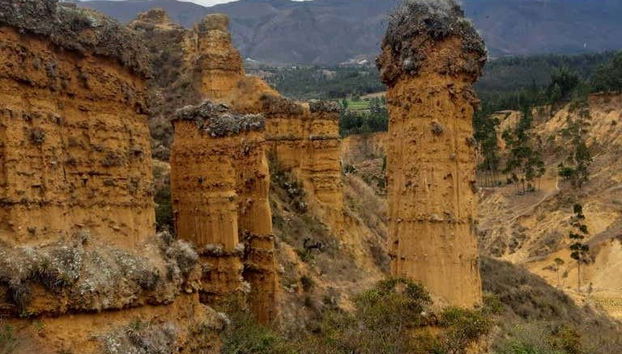 Vue sur les Tourelles de Ciruc