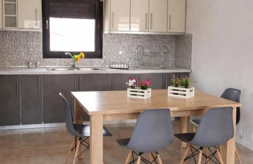 Tom's House - Photo 5