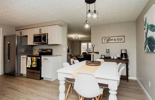 Modern Ranch near Downtown and Airport - Foto 16