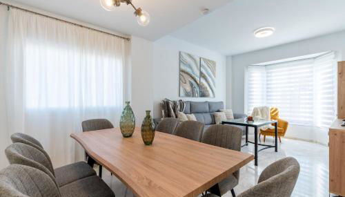 Amplio y luminoso chalet en Gerena, para familias o grupos - Foto 5