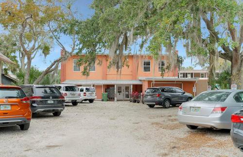 Park It At the Butterfield Garage, Historic Pre-Prohibition Style Apt in the Heart of Downtown - Foto 21