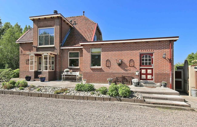 Characteristic Country House With Wellness - Foto 31